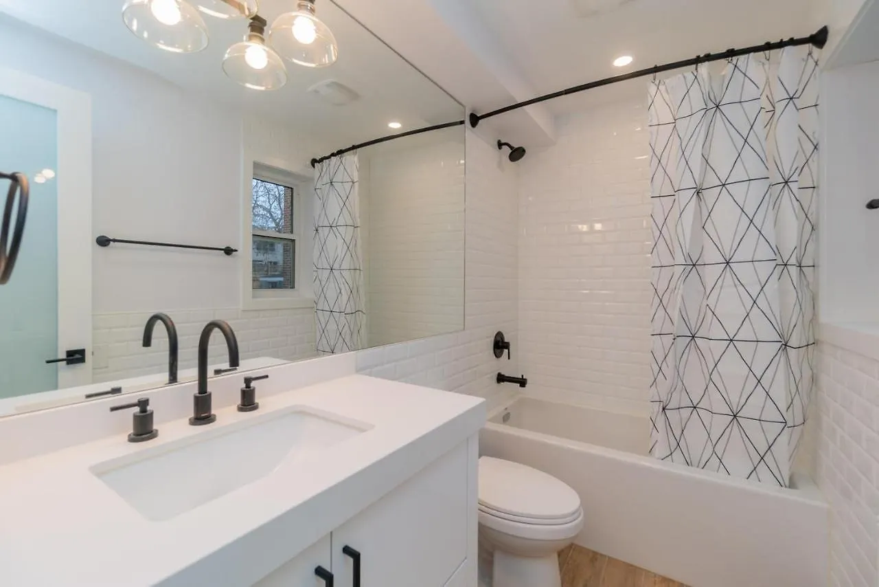 Your Comfy Home In Mid-Toronto Apartment