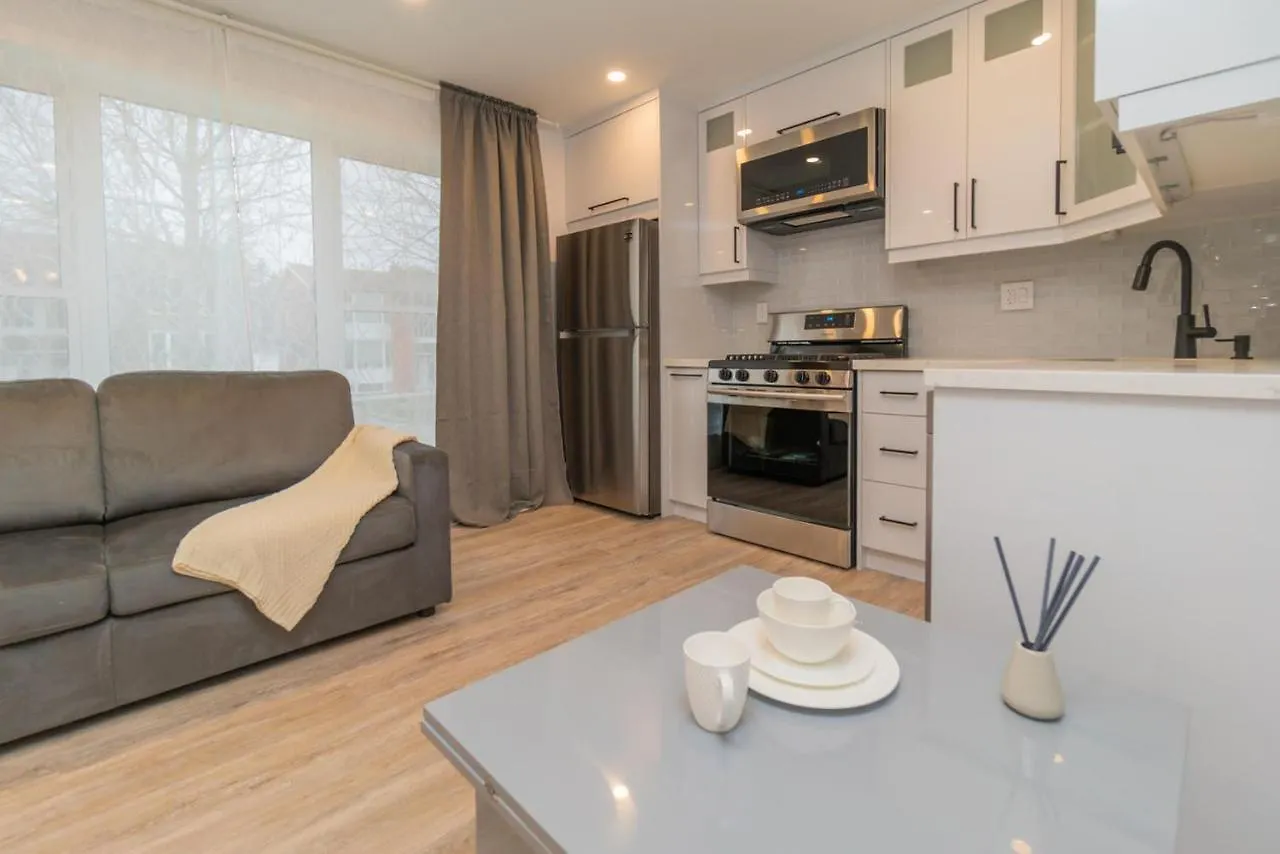 Your Comfy Home In Mid-Toronto Canada