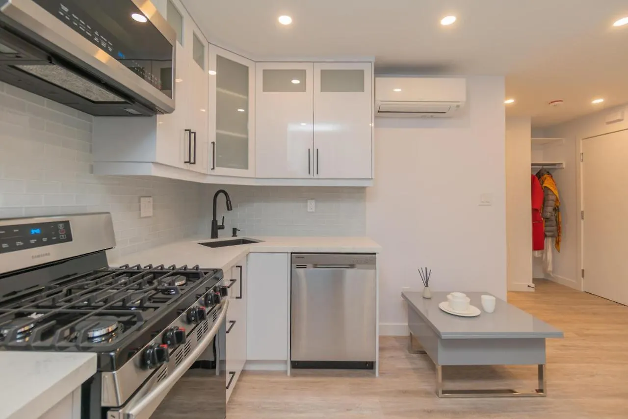 Your Comfy Home In Mid-Toronto Toronto